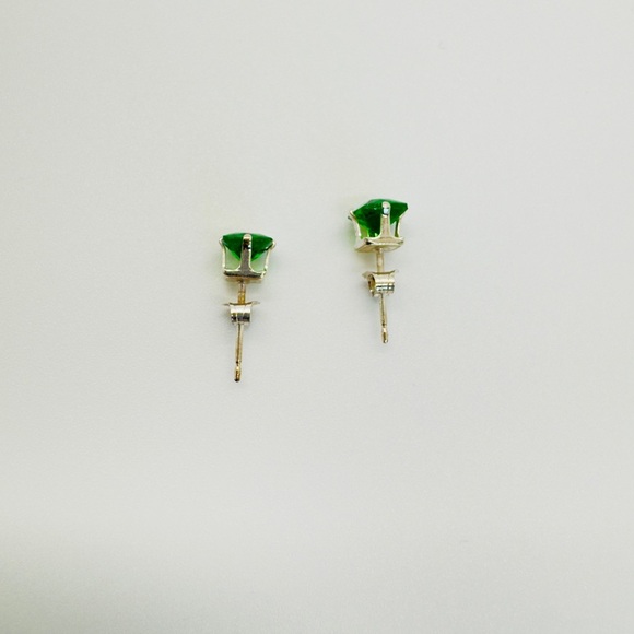 Brand New 5mm CZ Sterling Silver Green Stud Earrings - Picture 4 of 5